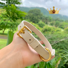 Cargar imagen en el visor de la galería, Collares de Cuero