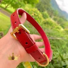 Cargar imagen en el visor de la galería, Collares de Cuero