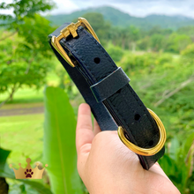 Cargar imagen en el visor de la galería, Collares de Cuero