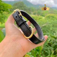 Cargar imagen en el visor de la galería, Collares de Cuero