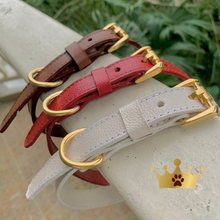 Cargar imagen en el visor de la galería, Collares de Cuero