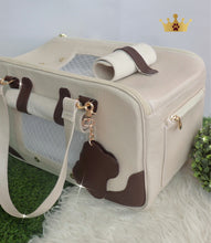 Cargar imagen en el visor de la galería, Royal Carrier