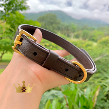 Cargar imagen en el visor de la galería, Collares de Cuero
